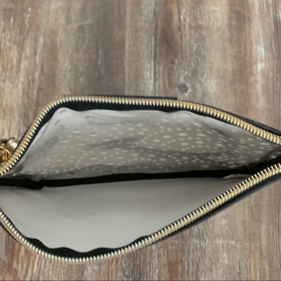 🔥 Victoria’s Secret Wristlet & Pouch Set - Picture 5 of 8